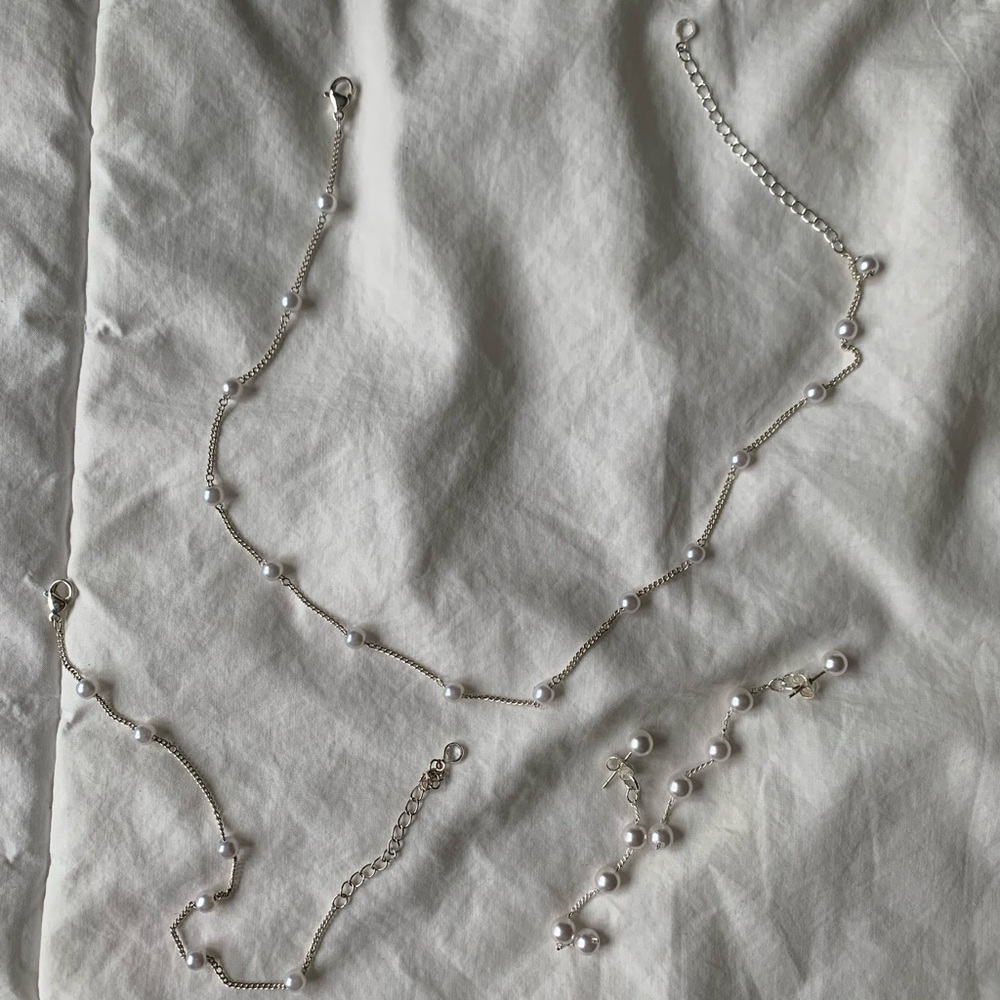 Elegant Silver Pearl Station Jewelry Set